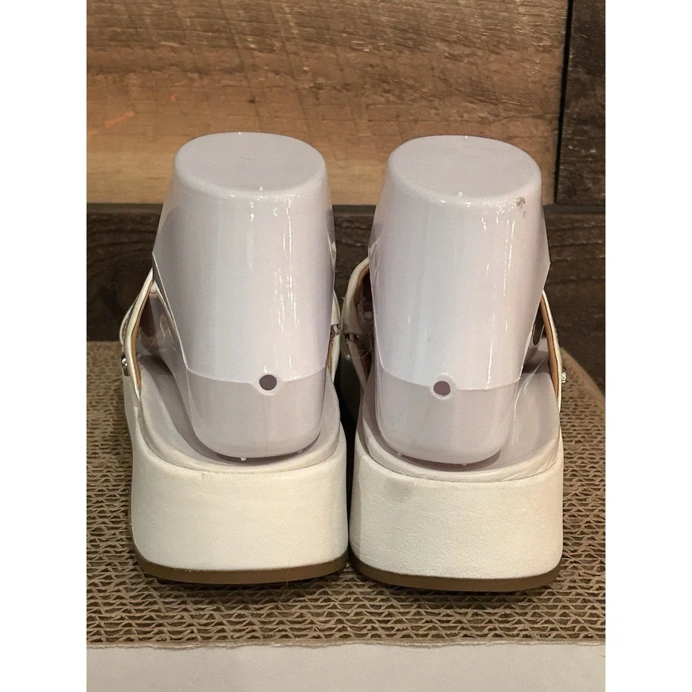 UGG‎ Cream Comfort Sandals Women's 6 Cushioned Sole NWOB
